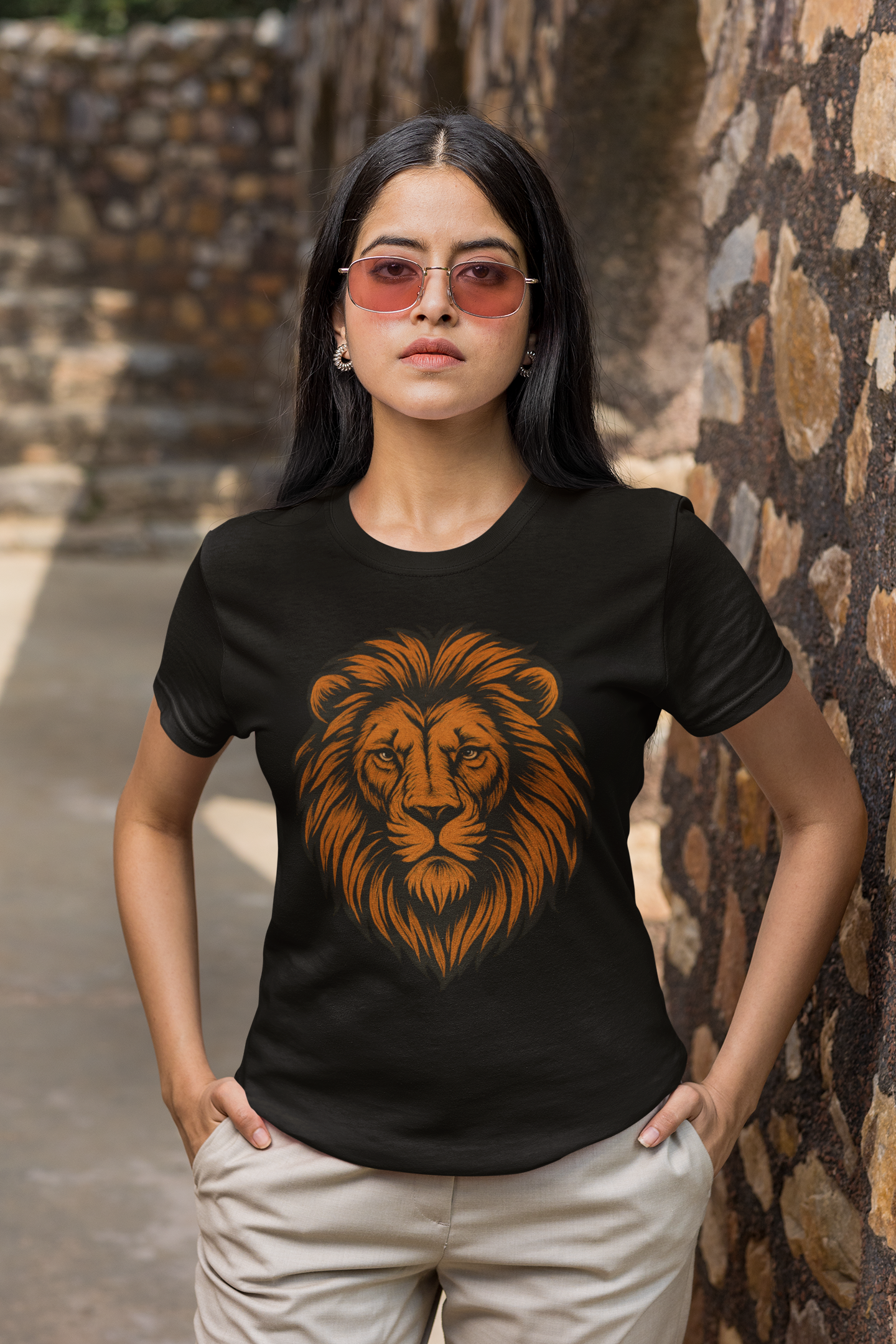 DOMINANT LION QUEEN T-SHIRT